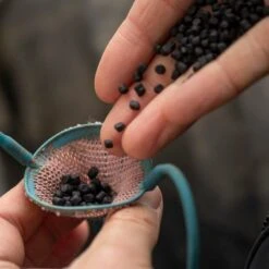 Fjuka 2in1 Micro Pellets Black -Vissen Product Winkel 1532192Fjuka 2in1 Micro Black 2